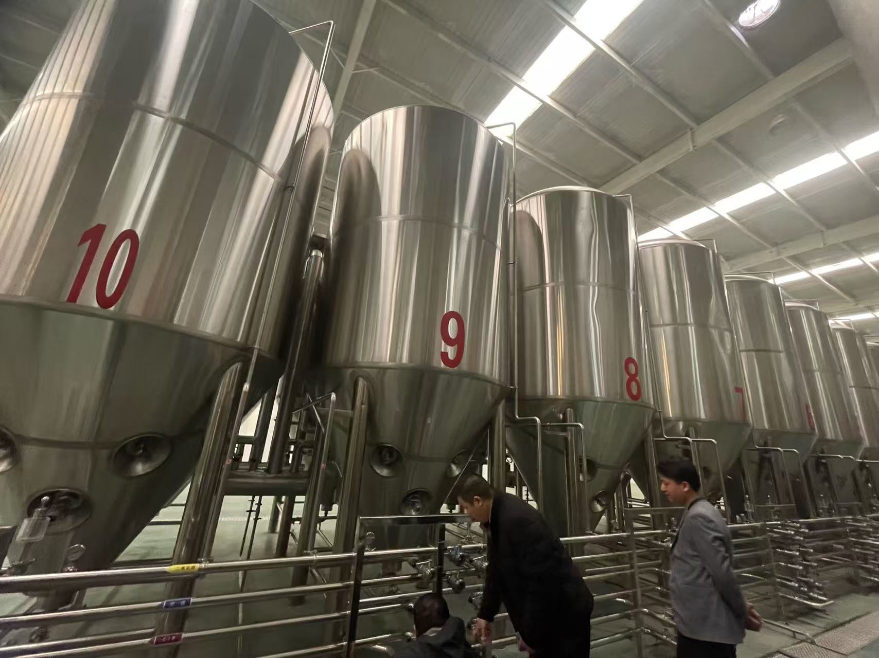南木林精酿啤酒设备厂—平面布置、设备设计、制造、调试、培训等一条龙服务
